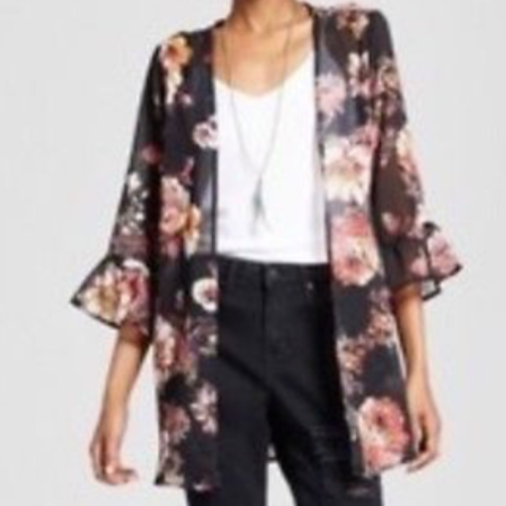 Bell Sleeved Floral Kimono